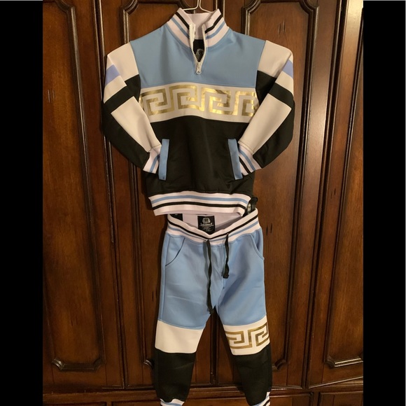 Boy’s 2pc Jogger Set Sizes 4 & 5 - Picture 11 of 16